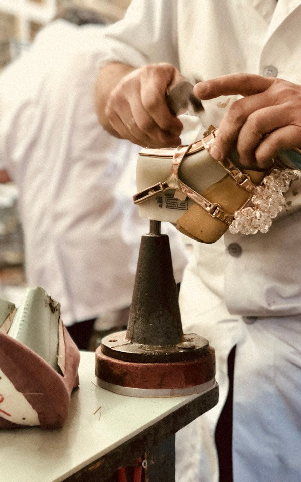 Как делают обувь Casadei — репортаж с итальянской фабрики