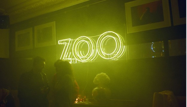 Fashion Zoo: в чем пришли гости камерной вечеринки с «животным» дресс-кодом