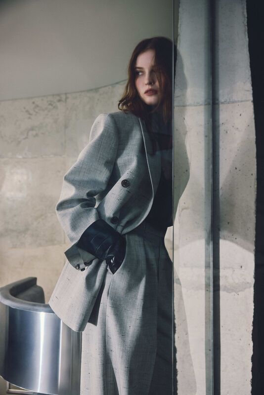 YANA 23 SEP 2025 3364