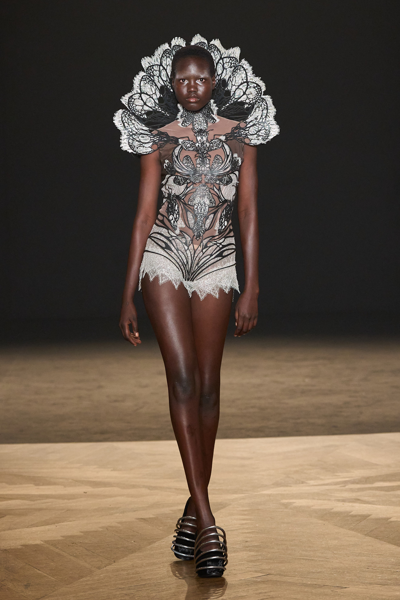 Van Herpen HC F25 008