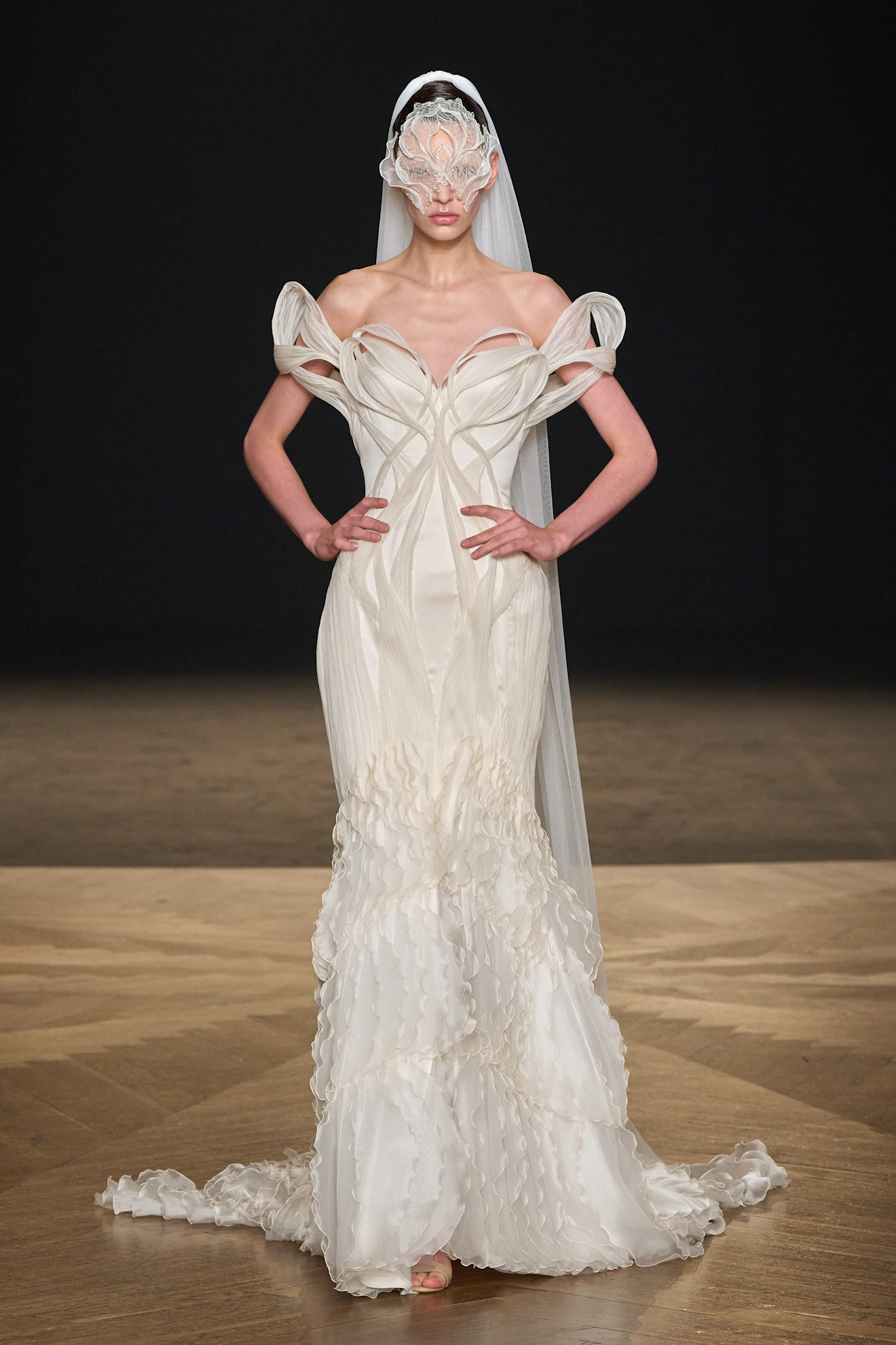 Van Herpen HC F25 013