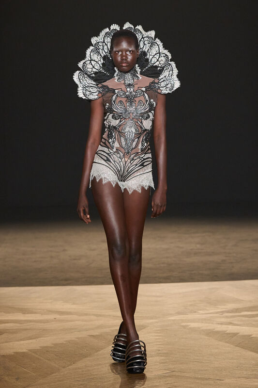 Van Herpen HC F25 008