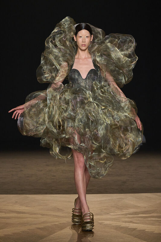 Van Herpen HC F25 011