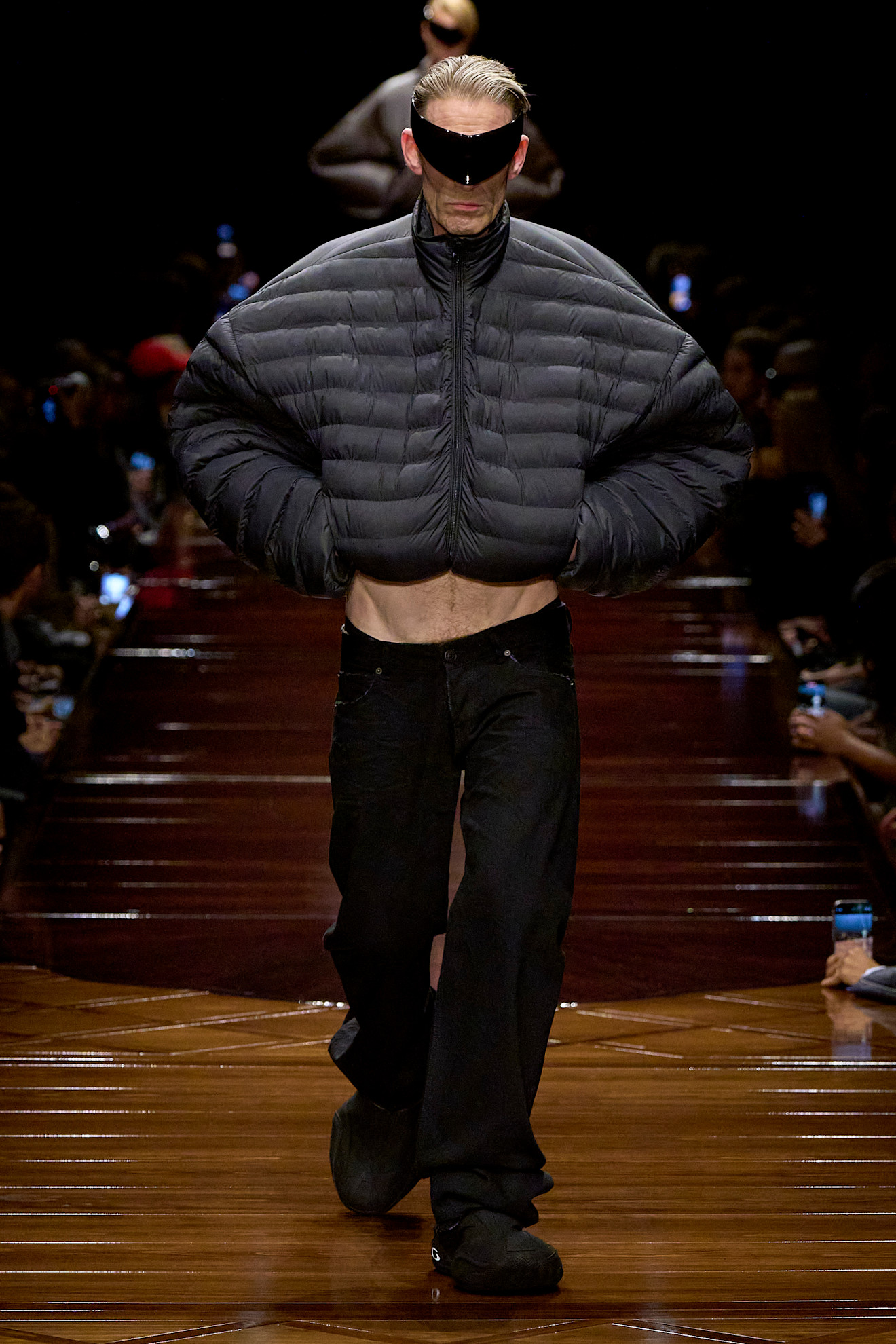 Balenciaga S25 018