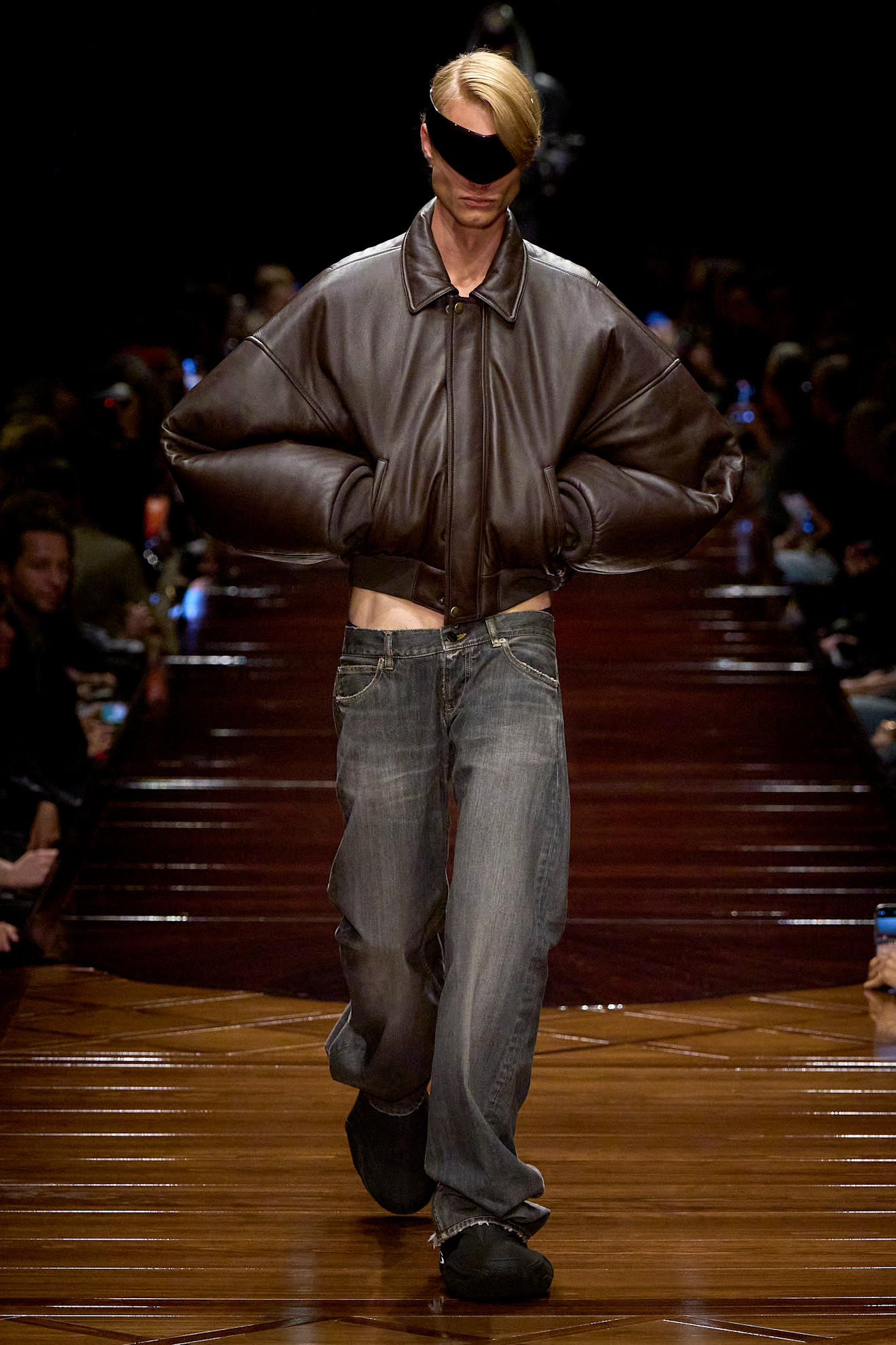 Balenciaga S25 019