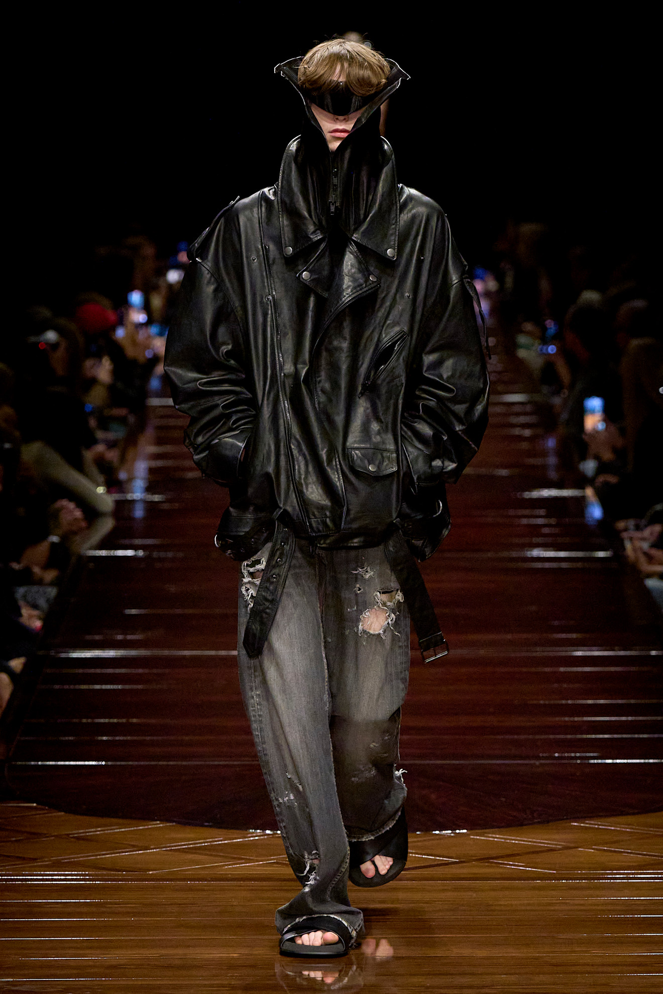 Balenciaga S25 044