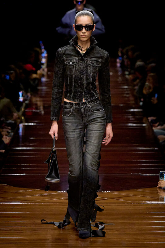 Balenciaga S25 015