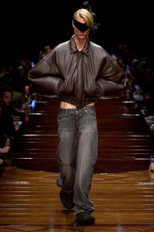 Balenciaga S25 019