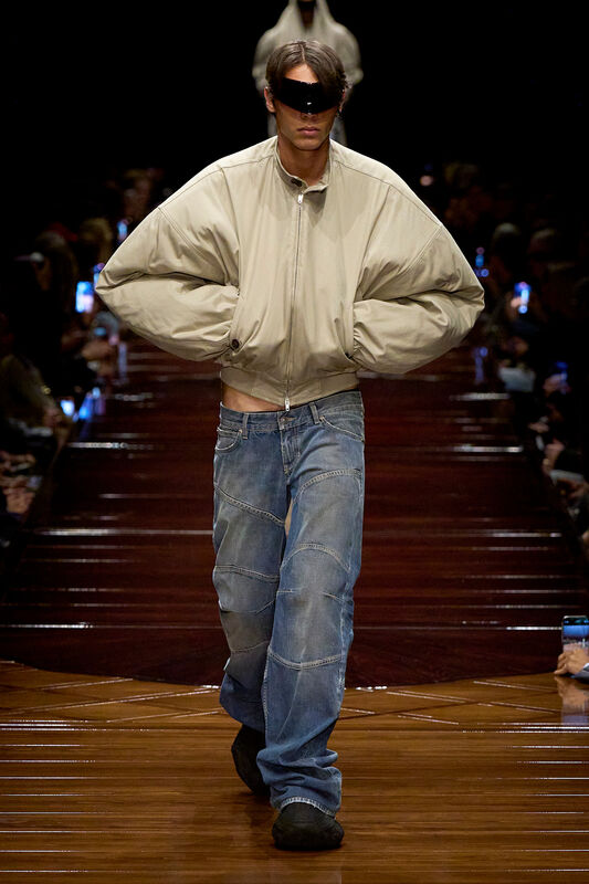 Balenciaga S25 022