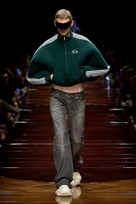 Balenciaga S25 025