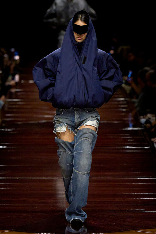 Balenciaga S25 026
