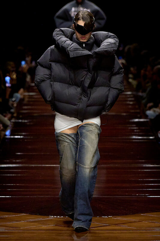 Balenciaga S25 029