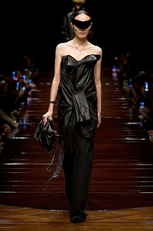Balenciaga S25 043