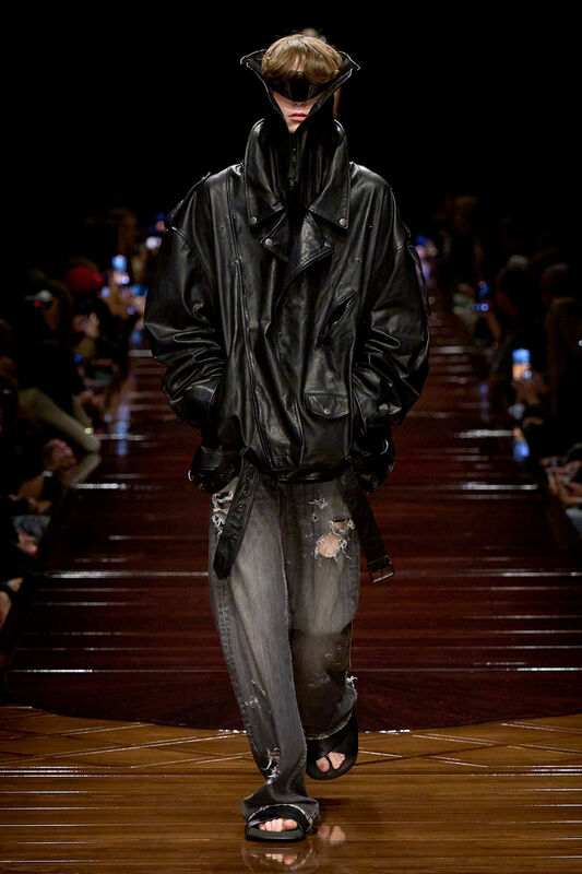 Balenciaga S25 044