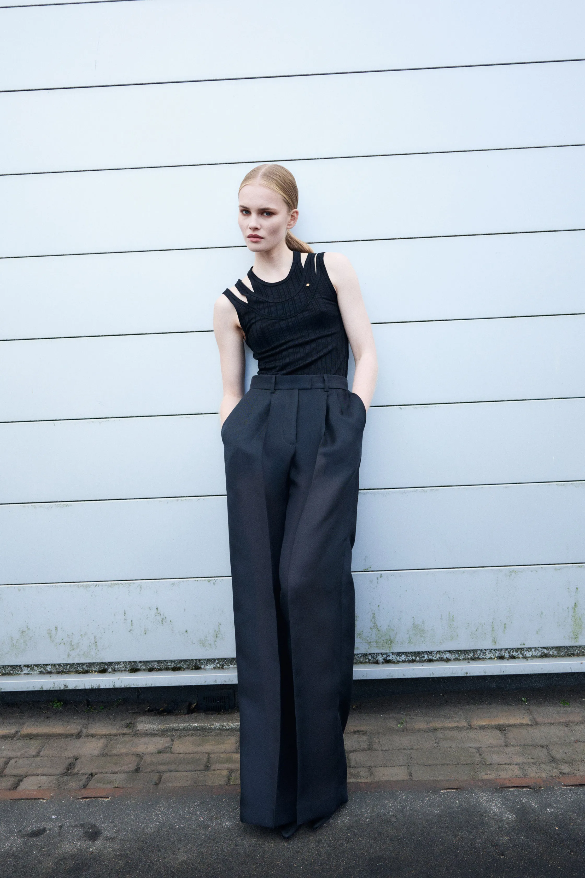 00006-viktor-and-rolf-spring-2026-ready-to-wear-credit-brand