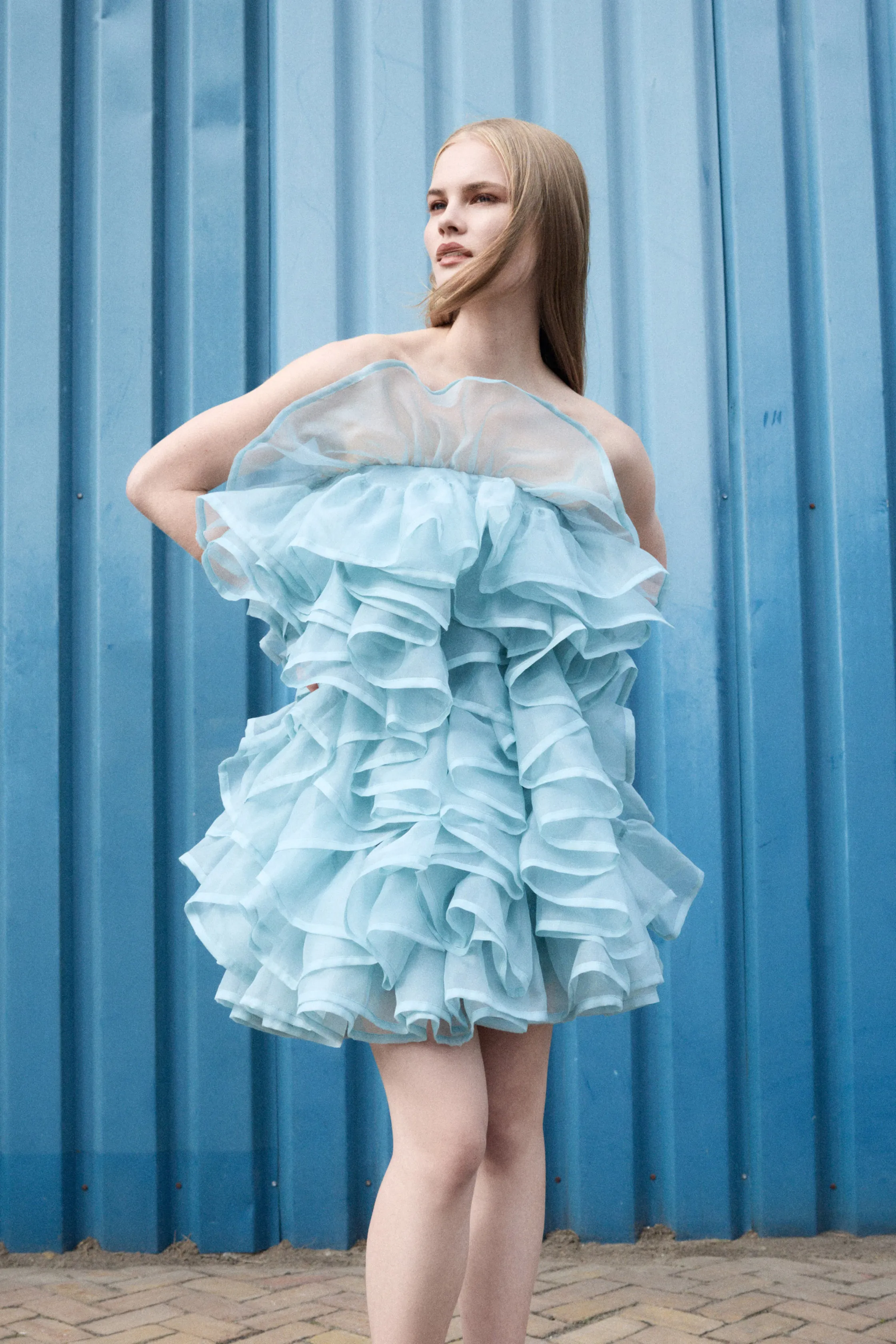 00007-viktor-and-rolf-spring-2026-ready-to-wear-credit-brand