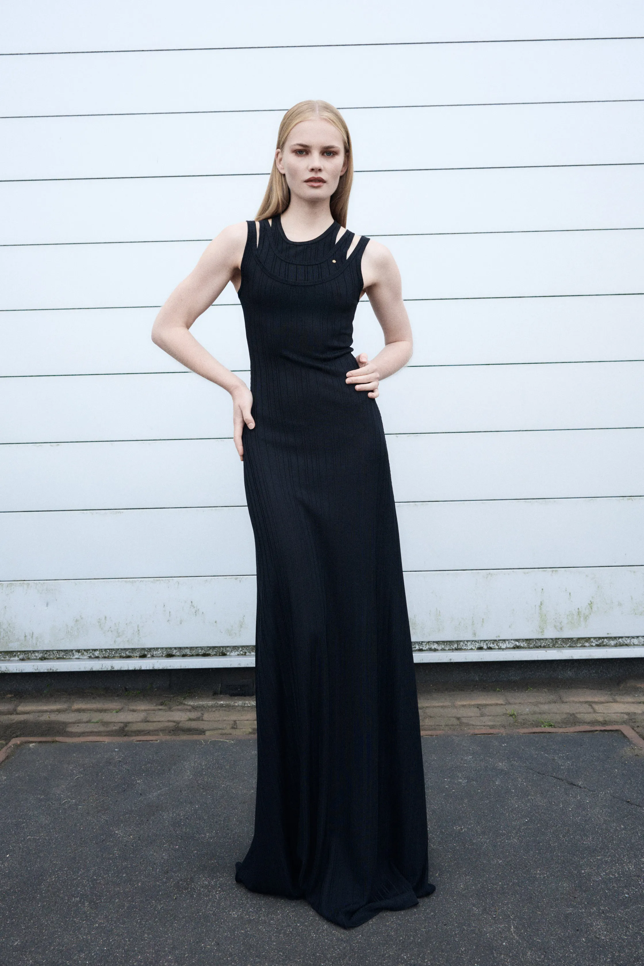 00014-viktor-and-rolf-spring-2026-ready-to-wear-credit-brand