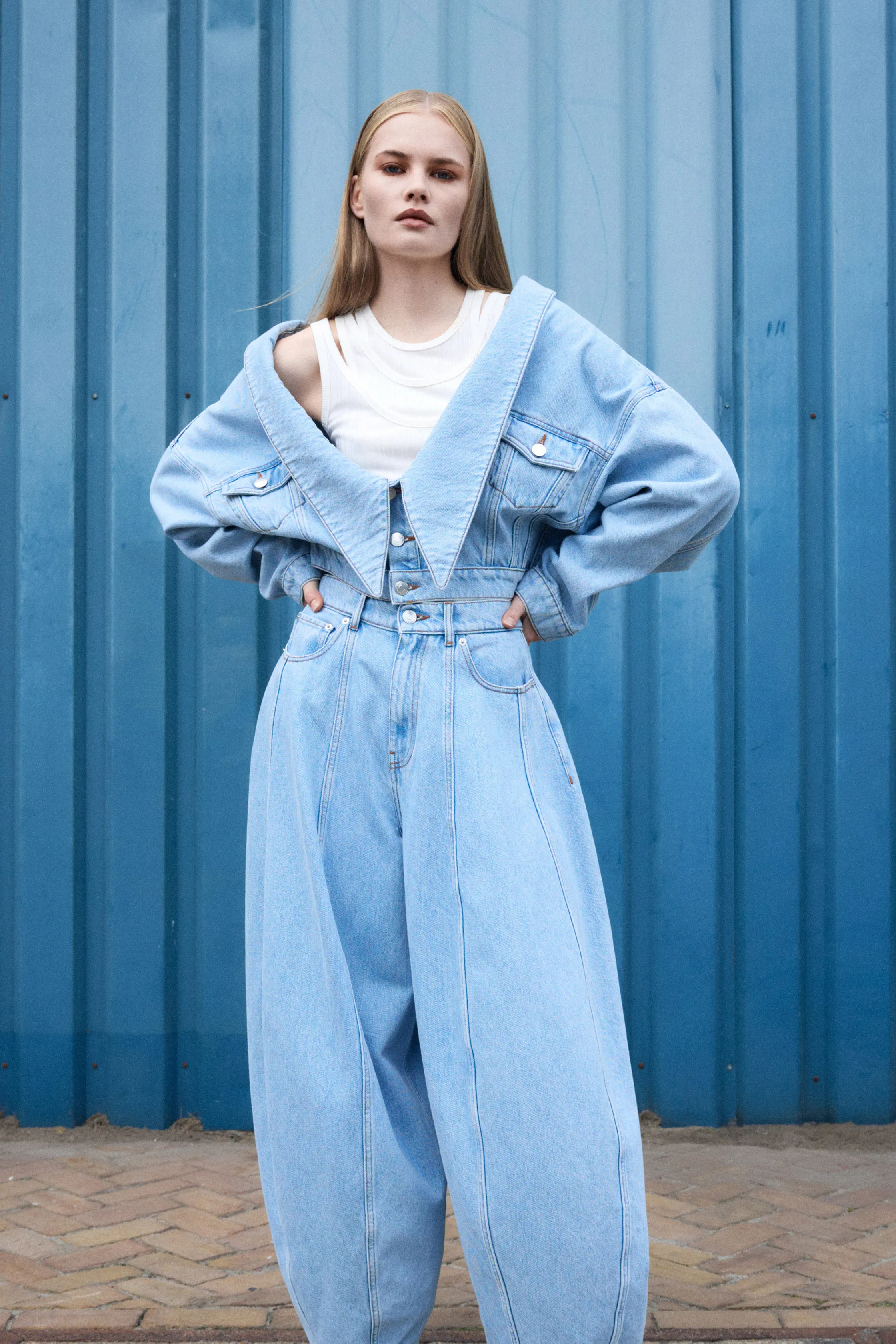 00018-viktor-and-rolf-spring-2026-ready-to-wear-credit-brand