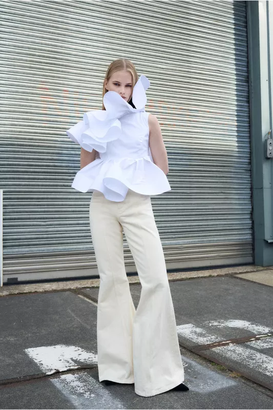 00013-viktor-and-rolf-spring-2026-ready-to-wear-credit-brand