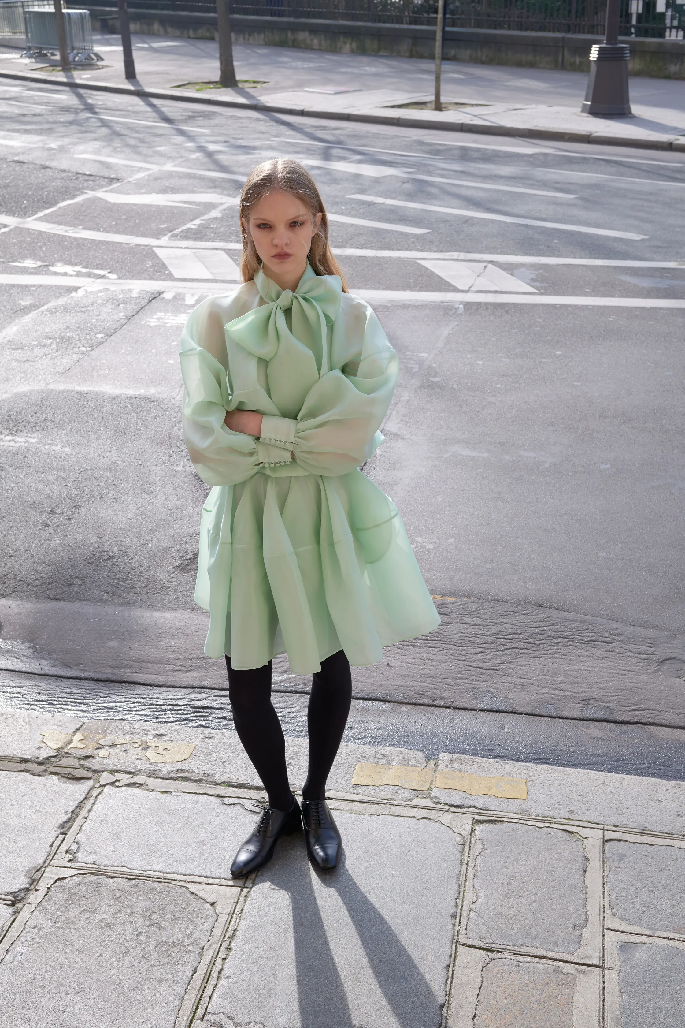 00004-viktor-and-rolf-fall-2025-ready-to-wear-credit-alessandro-furchino-capria-brand