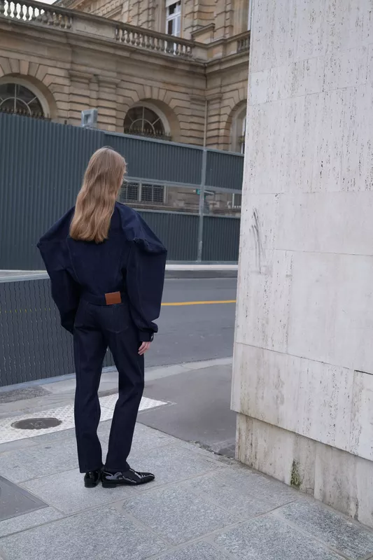 00016-viktor-and-rolf-fall-2025-ready-to-wear-credit-alessandro-furchino-capria-brand