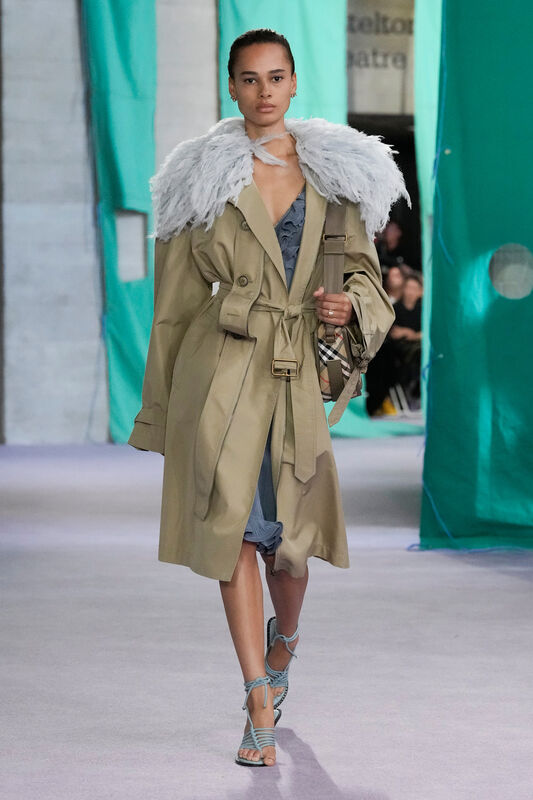 Burberry S25 004