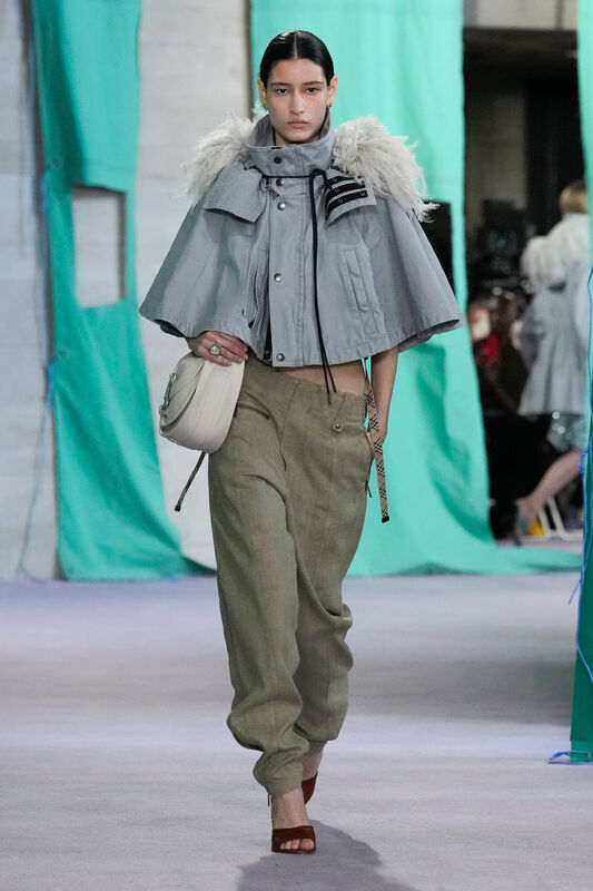 Burberry S25 005