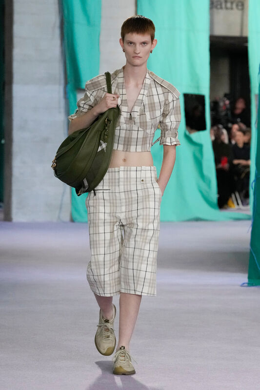Burberry S25 011