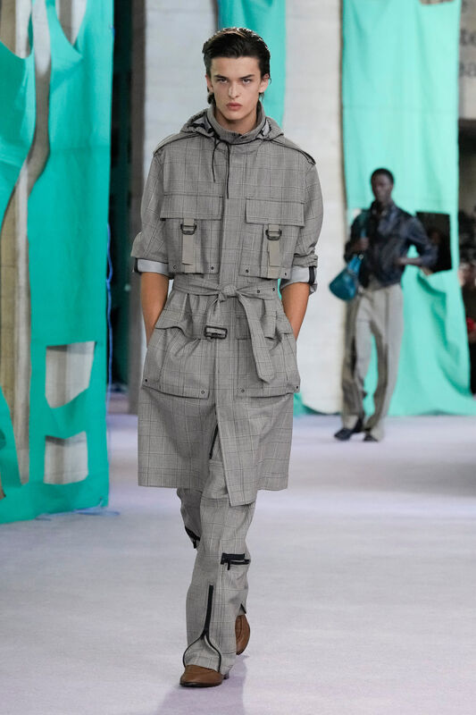 Burberry S25 022