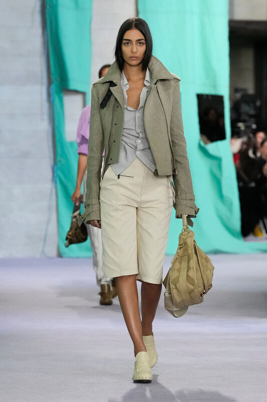 Burberry S25 024