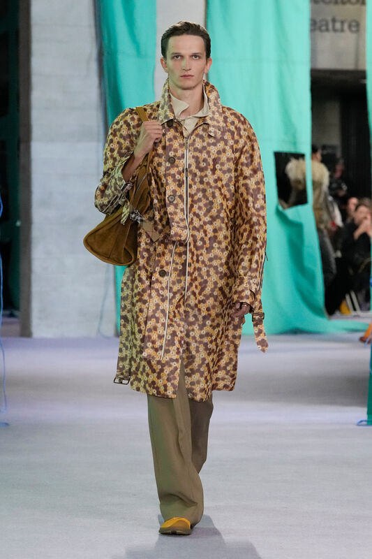 Burberry S25 037