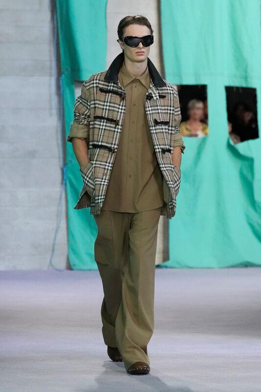 Burberry S25 041
