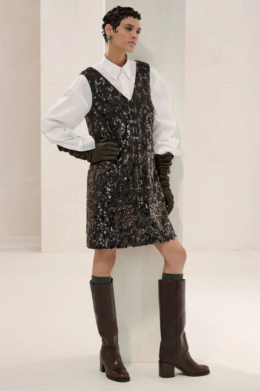 00039-brunello-cucinelli-fall-2025-ready-to-wear-credit-brand_31_11zon