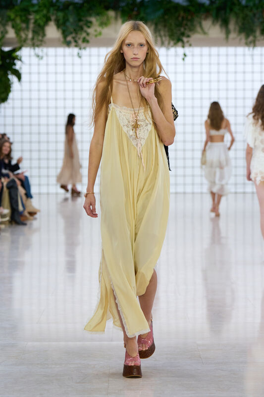 Chloe S25 012