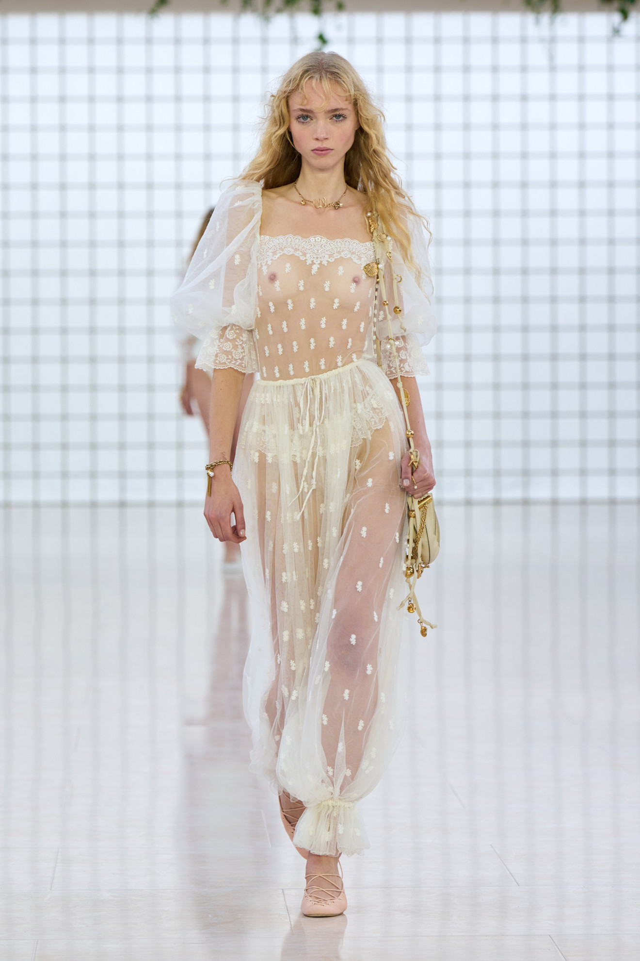 Chloe S25 001