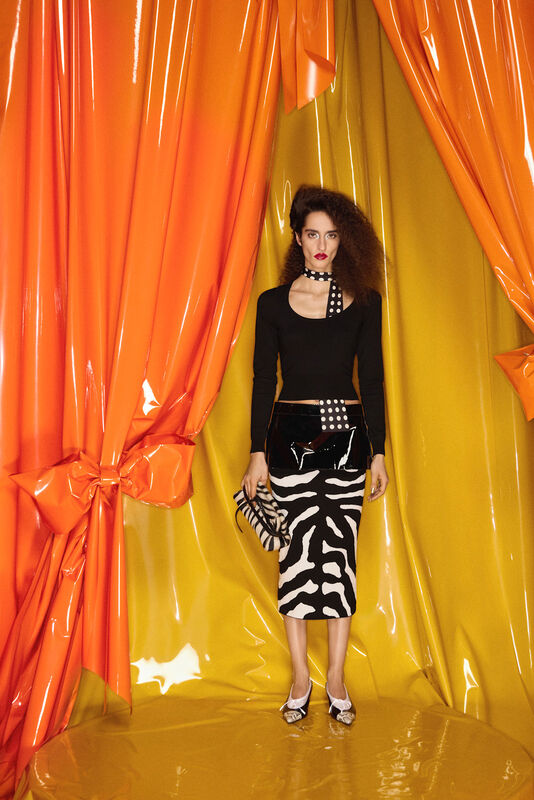 Moschino PreFall PO F26 006