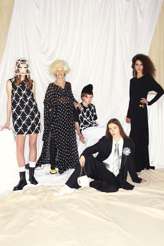 Moschino PreFall PO F26 022