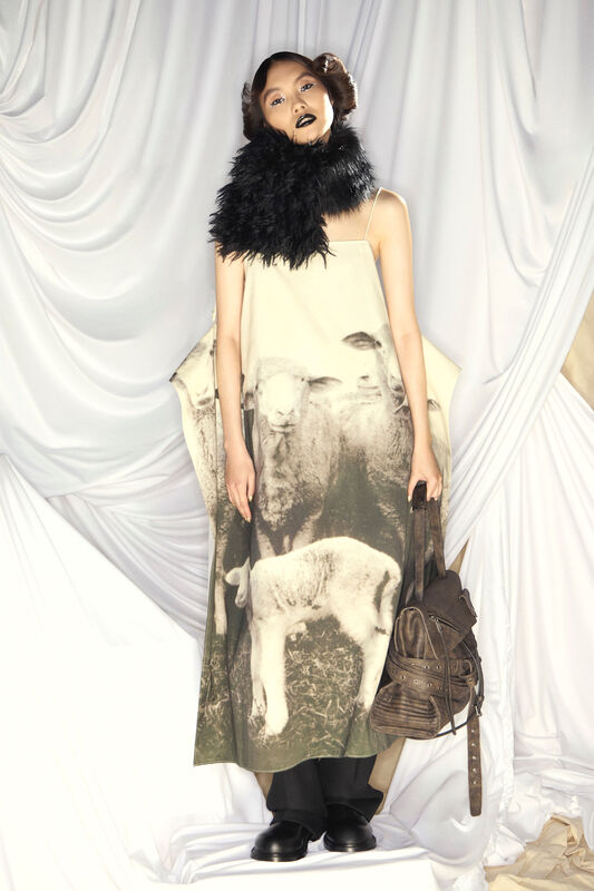 Moschino PreFall PO F26 048