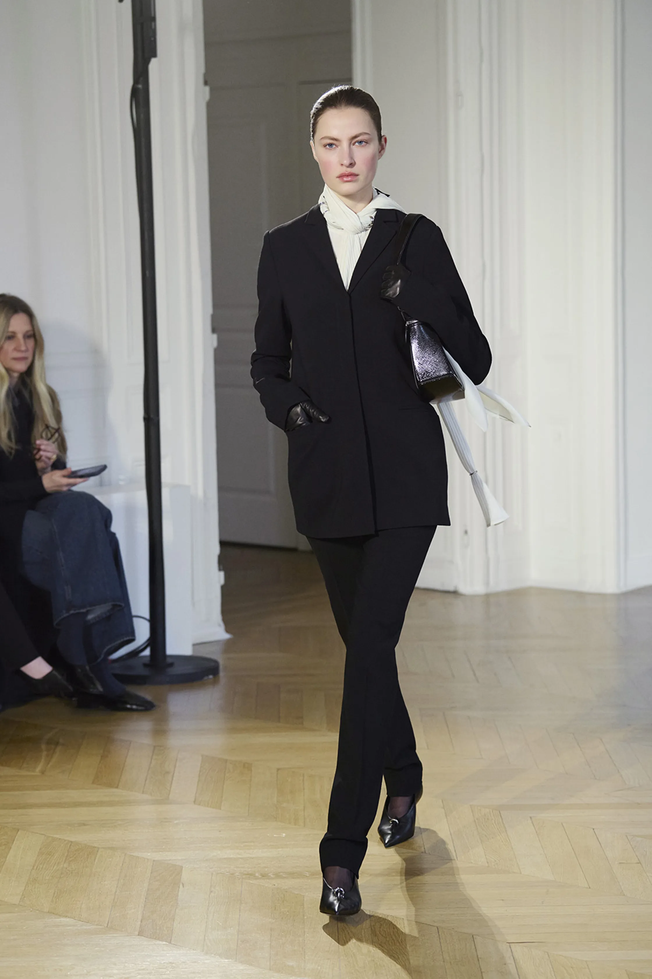 00002-toteme-fall-2026-ready-to-wear-credit-brand