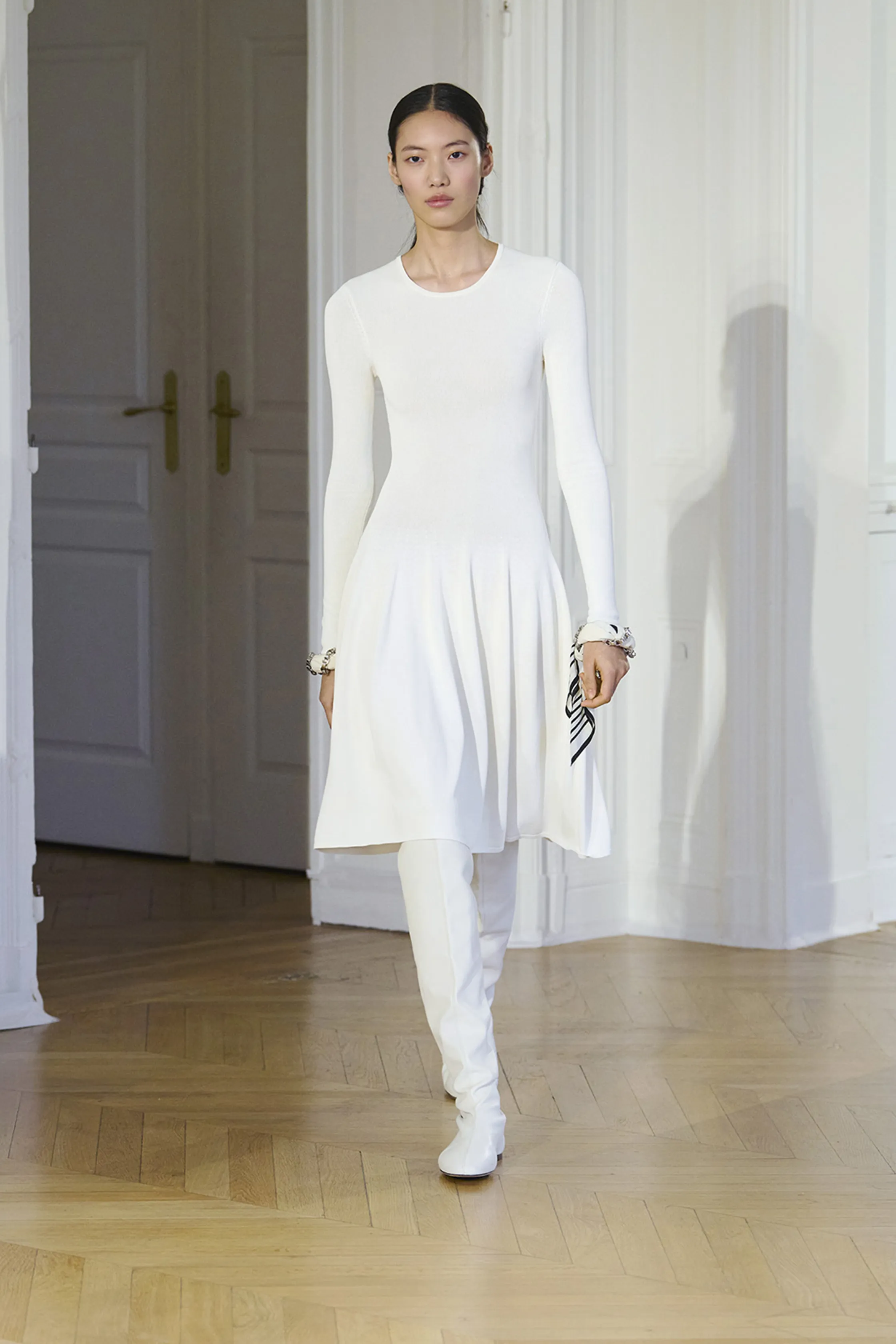 00012-toteme-fall-2026-ready-to-wear-credit-brand