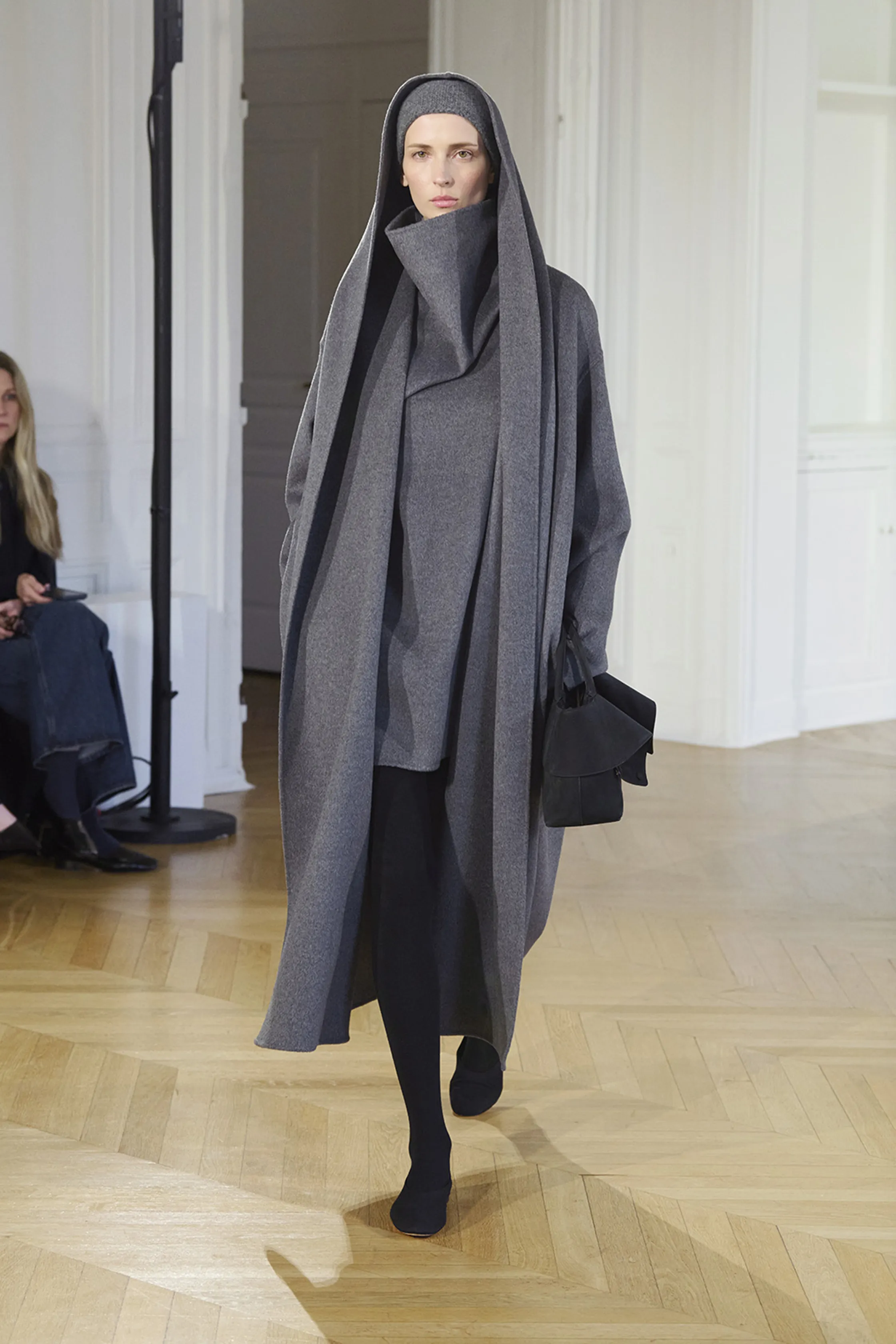 00015-toteme-fall-2026-ready-to-wear-credit-brand