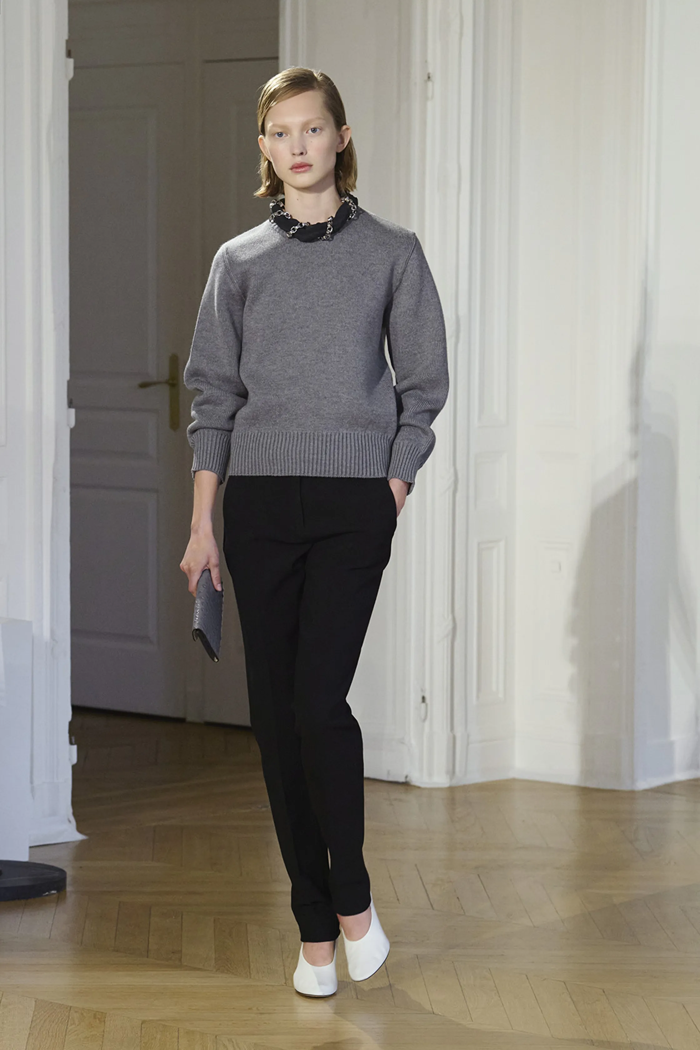 00024-toteme-fall-2026-ready-to-wear-credit-brand