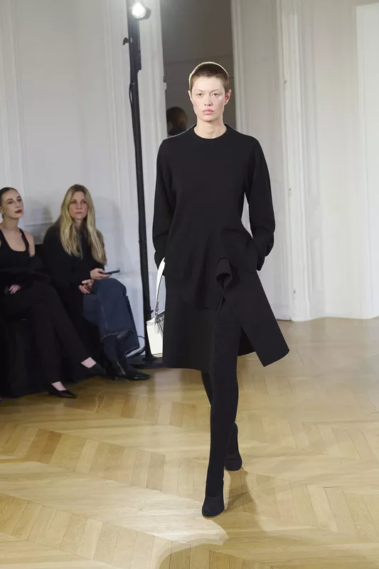 00018-toteme-fall-2026-ready-to-wear-credit-brand