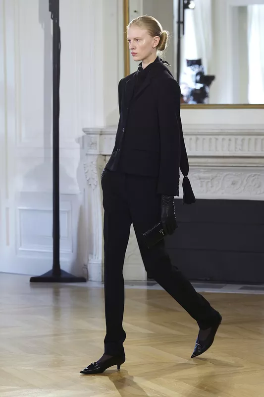 00027-toteme-fall-2026-ready-to-wear-credit-brand