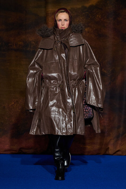 Burberry F25 020