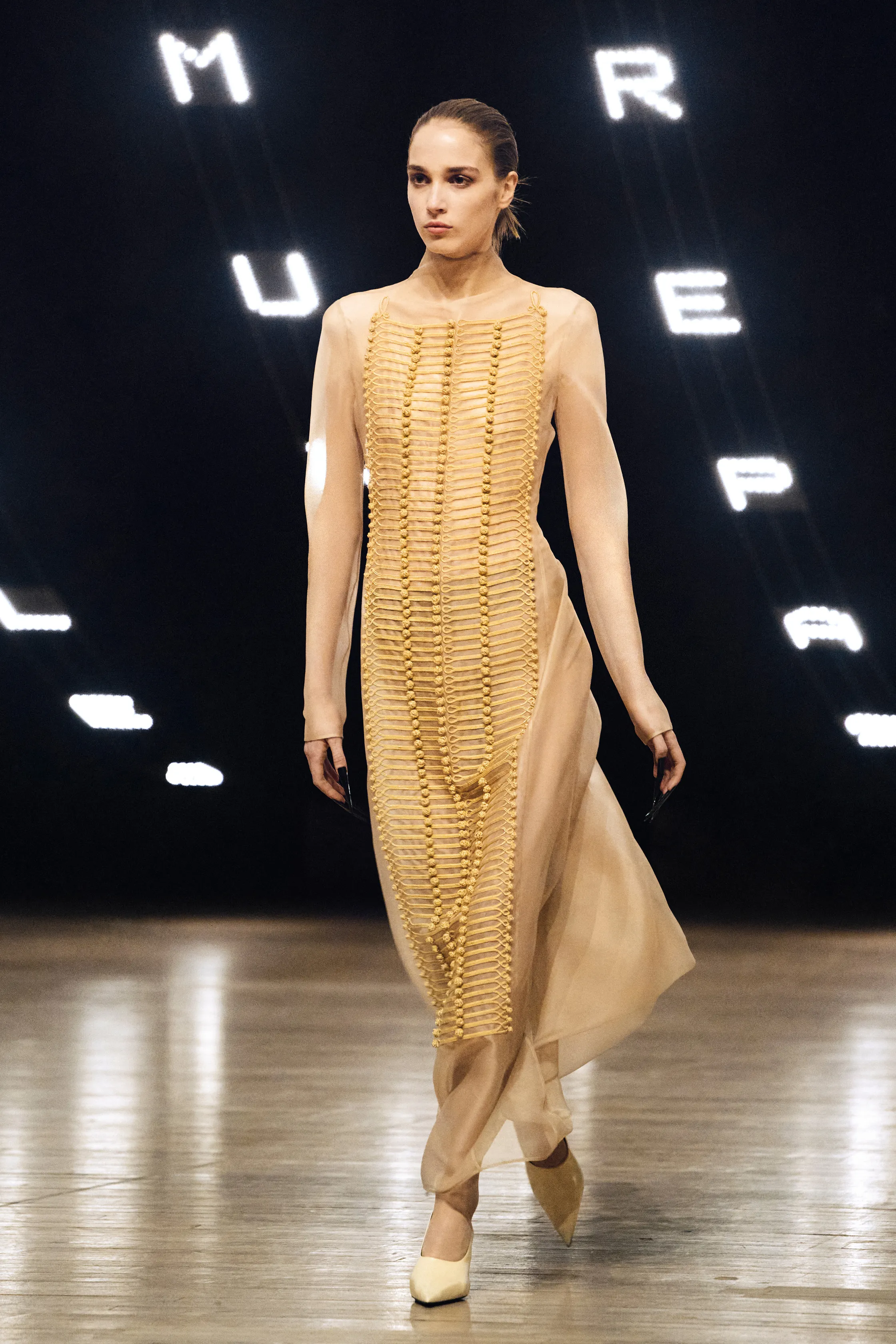 00006-khaite-fall-2026-ready-to-wear-credit-brand