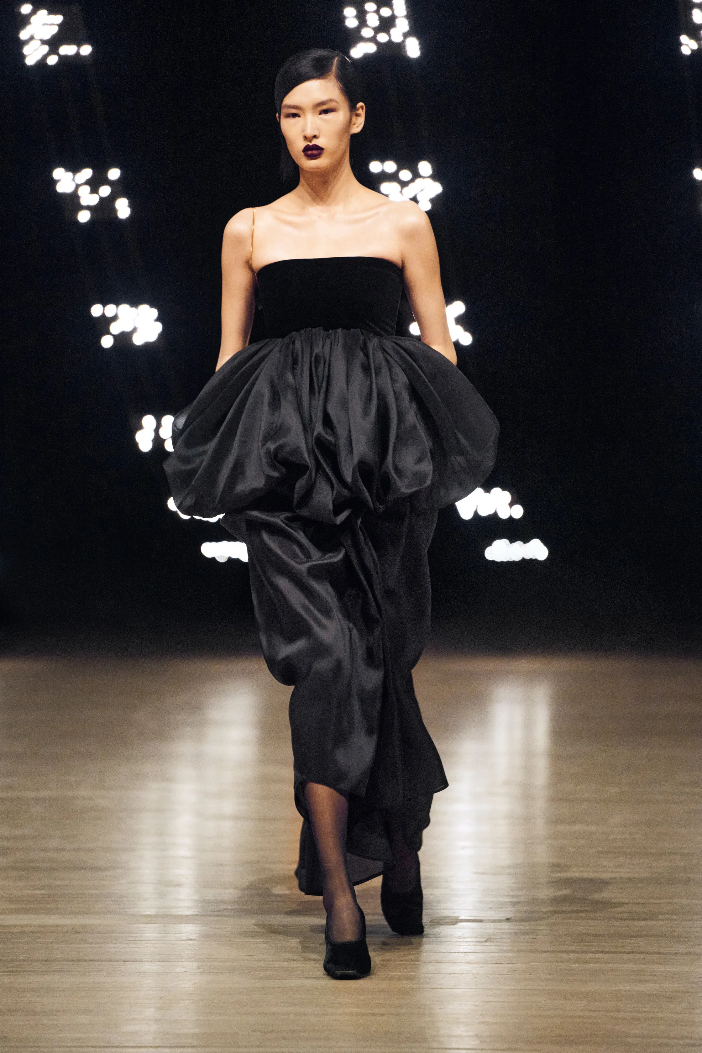 00022-khaite-fall-2026-ready-to-wear-credit-brand