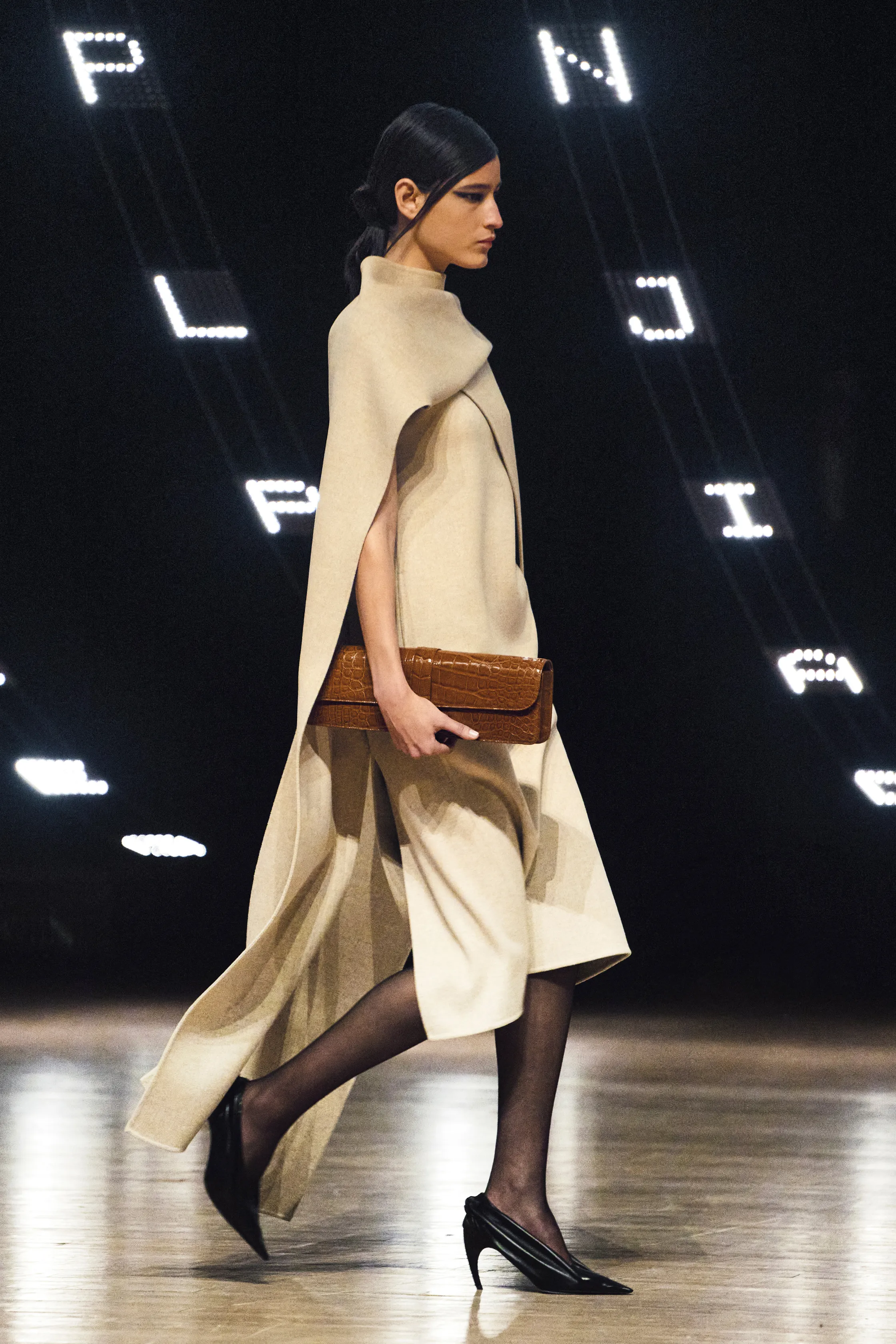 00032-khaite-fall-2026-ready-to-wear-credit-brand