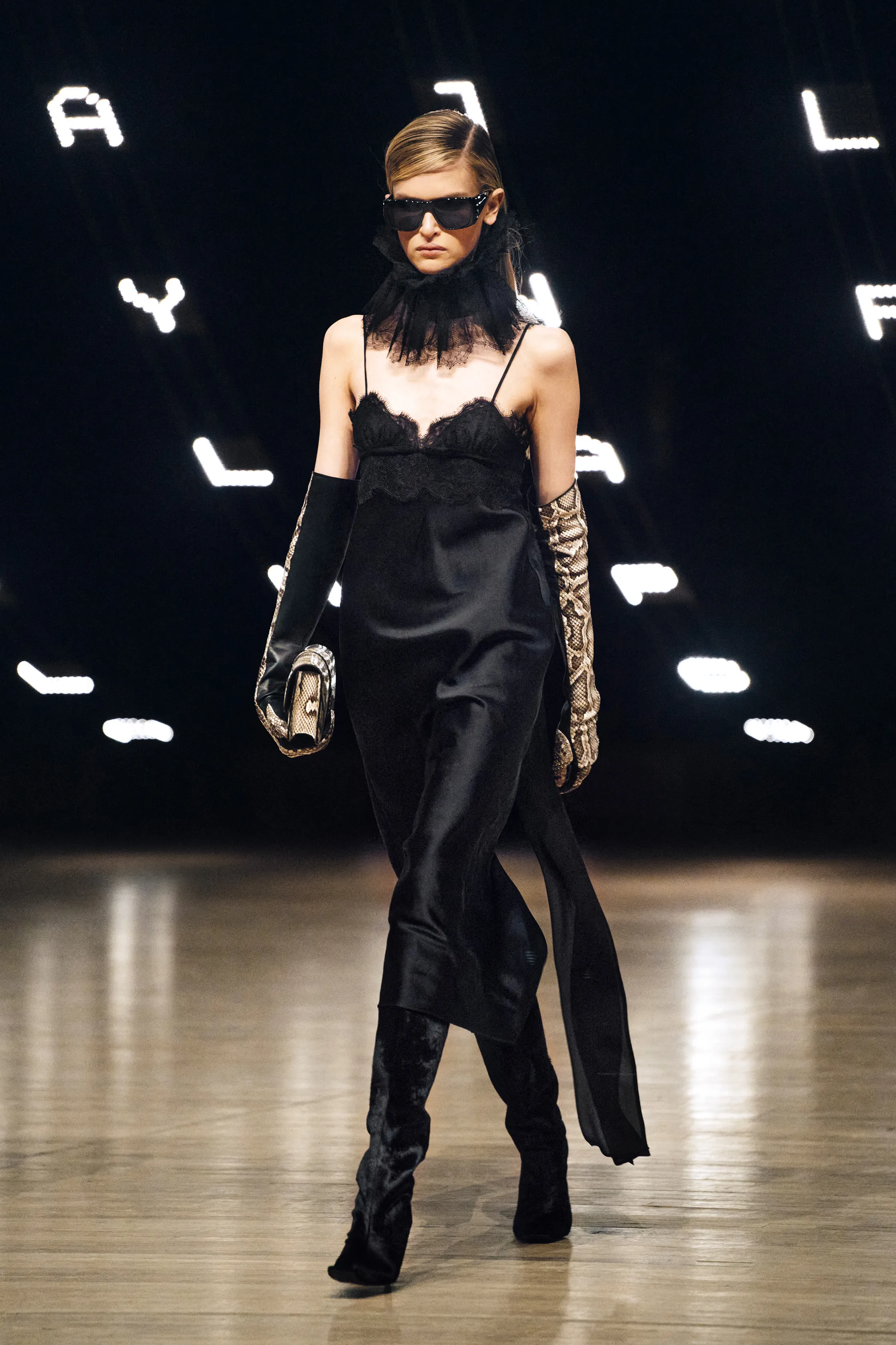 00039-khaite-fall-2026-ready-to-wear-credit-brand