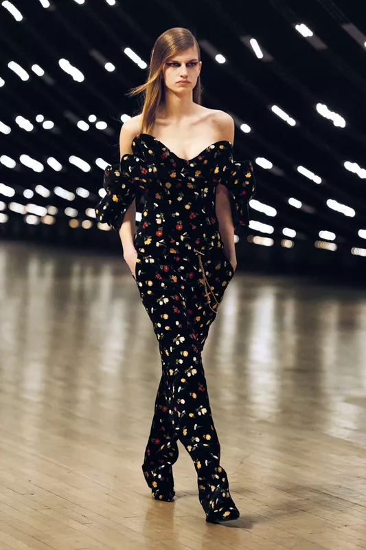 00043-khaite-fall-2026-ready-to-wear-credit-brand